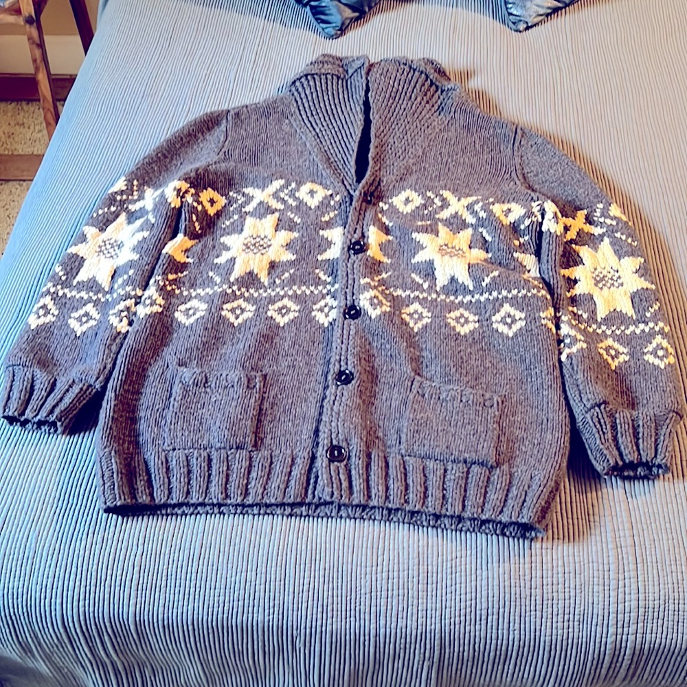 New without tag.Cashmere sweater.